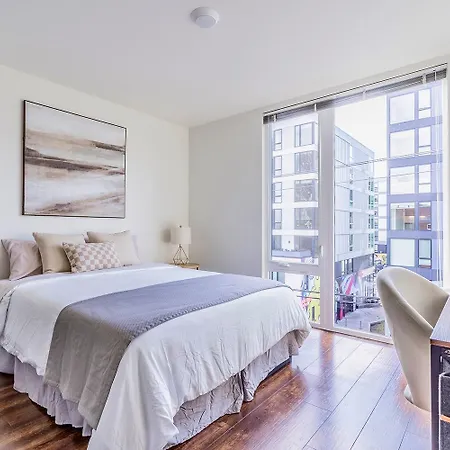Seattle Modern And Stylish Penthouse Apartment